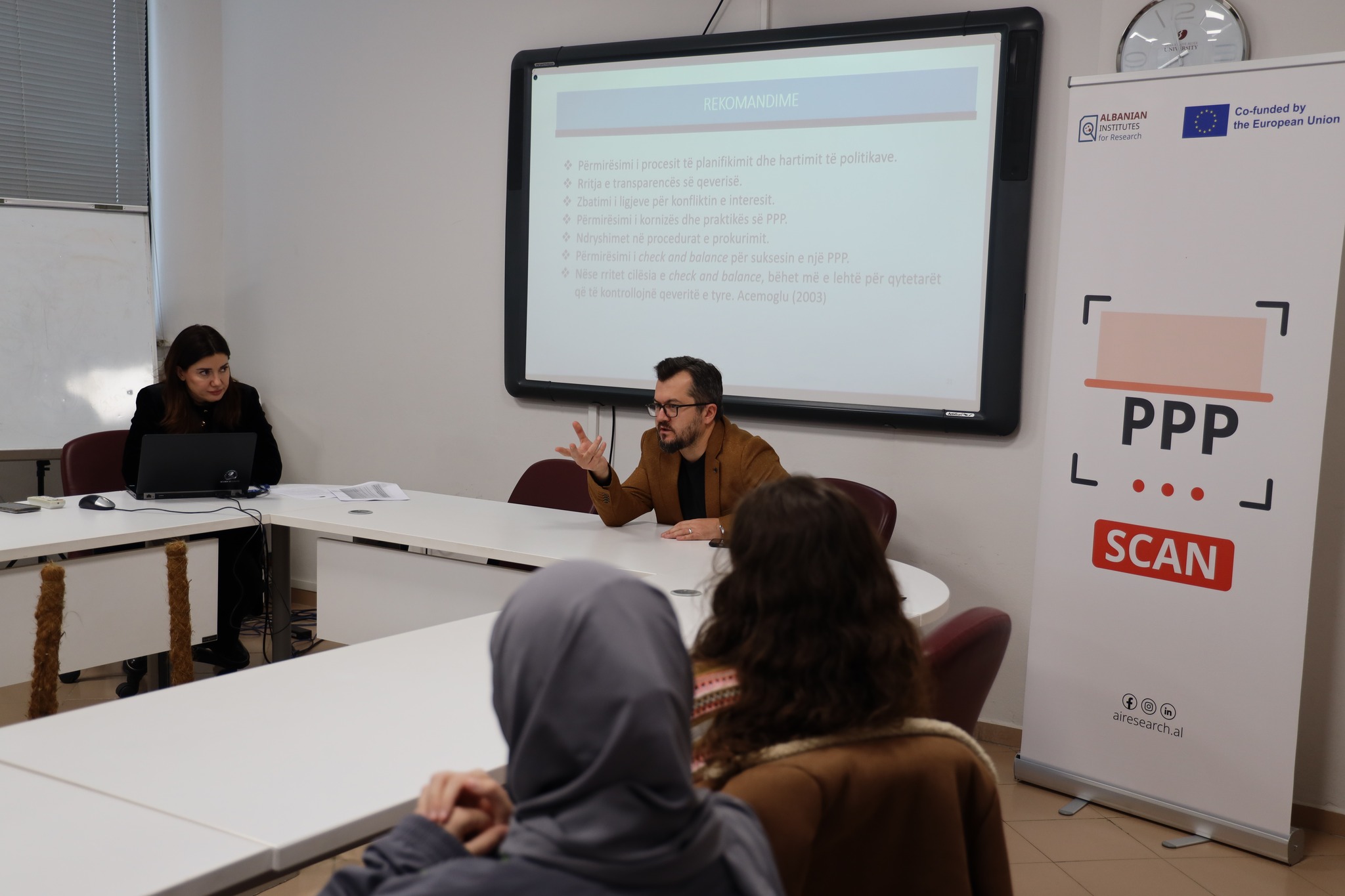 Focus group meeting with students – Monitoring public contracts by the media and journalists